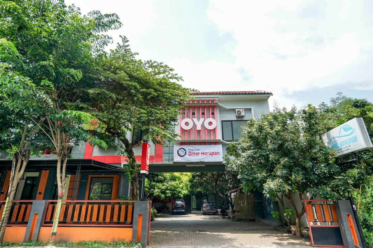 Oyo 587 Penginapan Sinar Harapan Probolinggo Extérieur photo