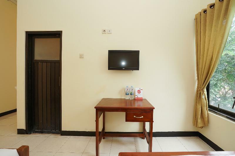 Oyo 587 Penginapan Sinar Harapan Probolinggo Extérieur photo